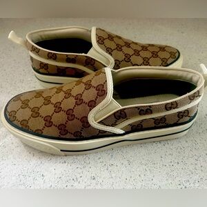 Brand new, never worn Gucci Tennis 1977 Slip-On Sneakers
Beige Multi